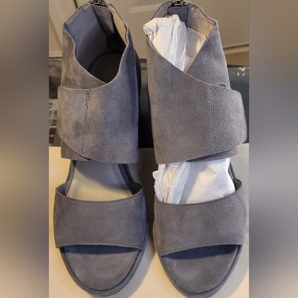 Eileen Fisher 6.5M Grey Wedge Sandal